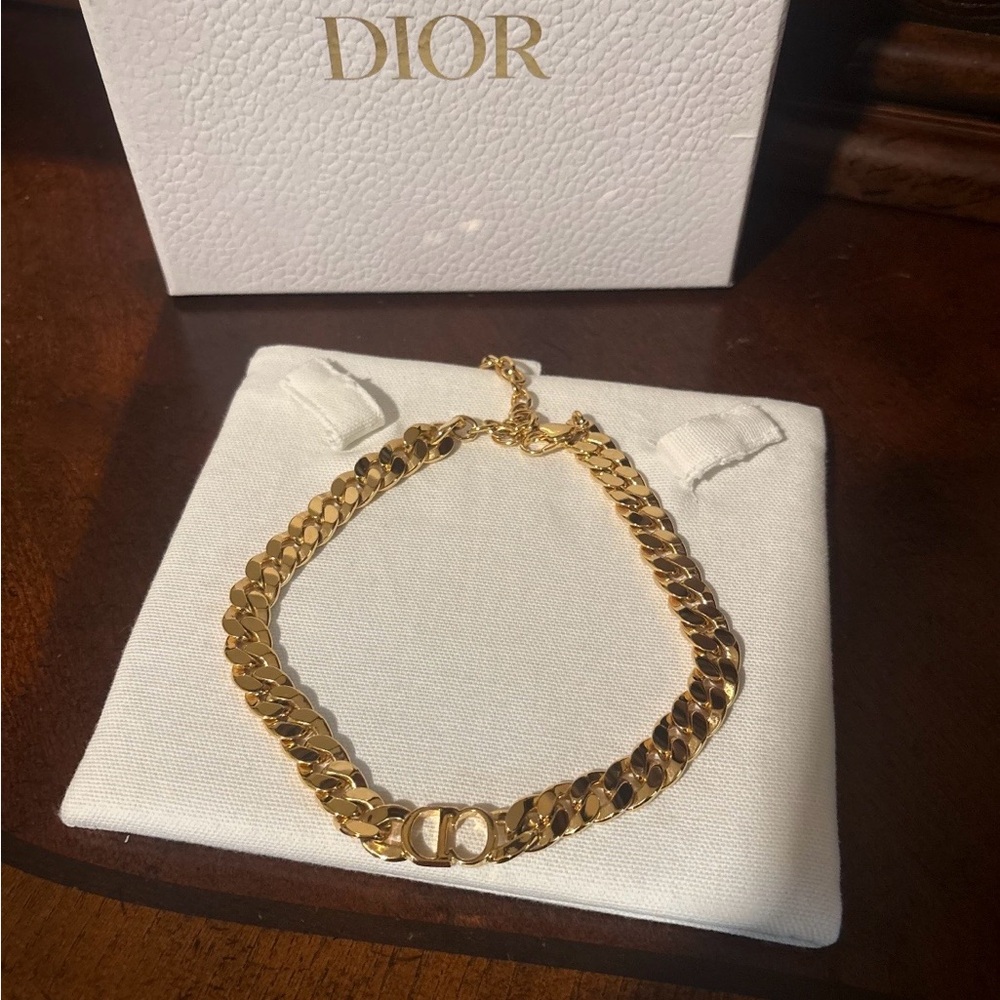 Dior Necklace - Picture 2 of 3
